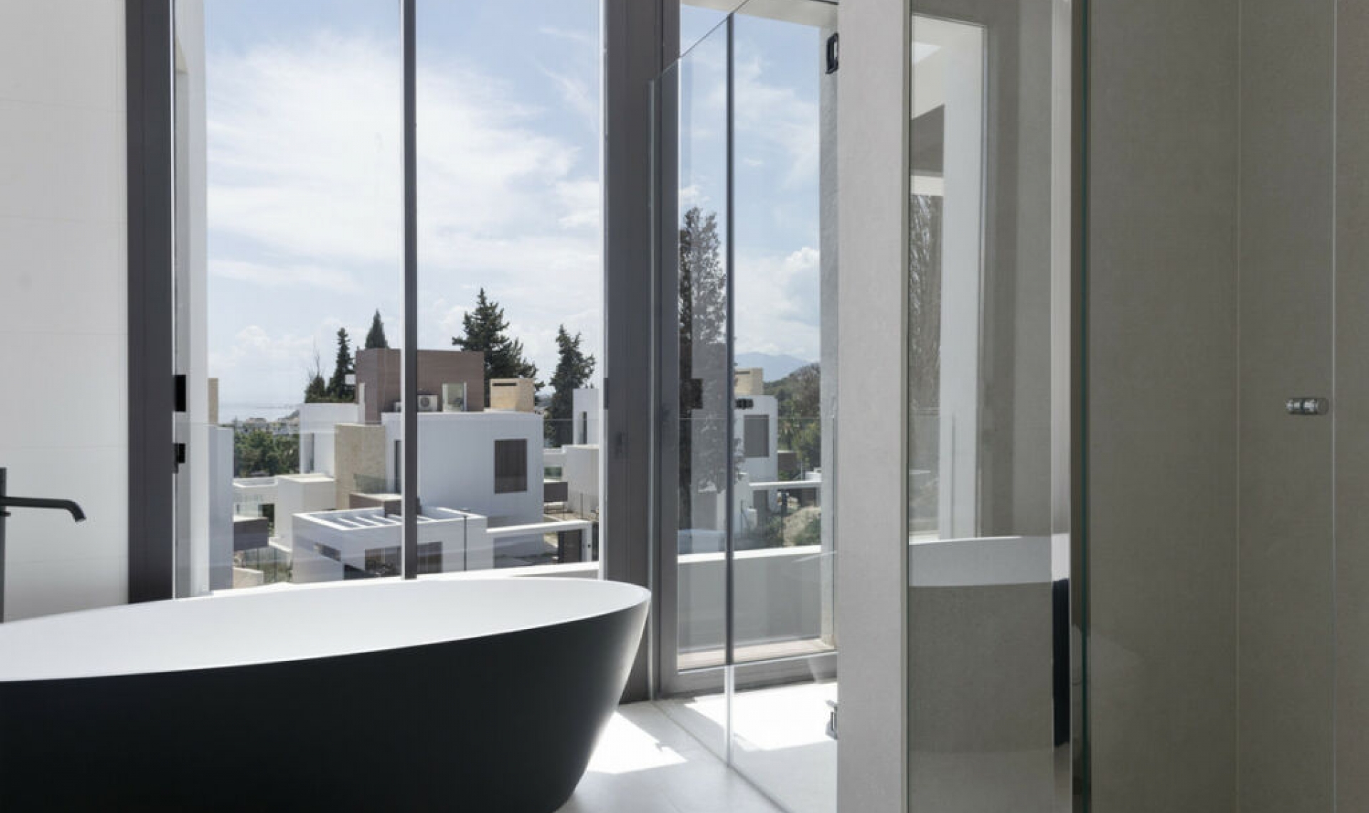 Resale - House -
Marbella