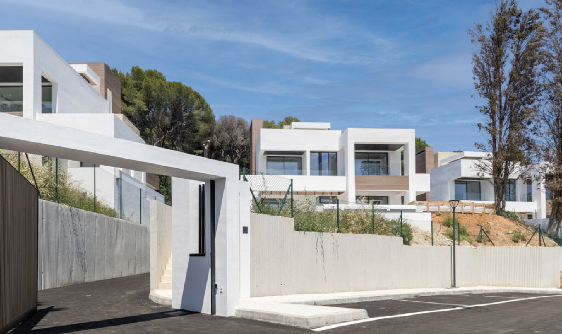 Resale - House -
Marbella