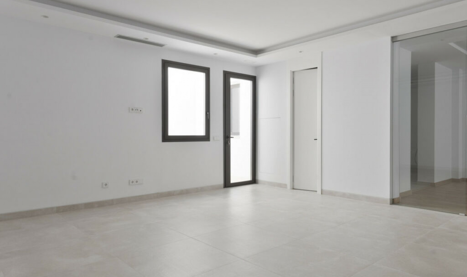 Resale - House -
Marbella