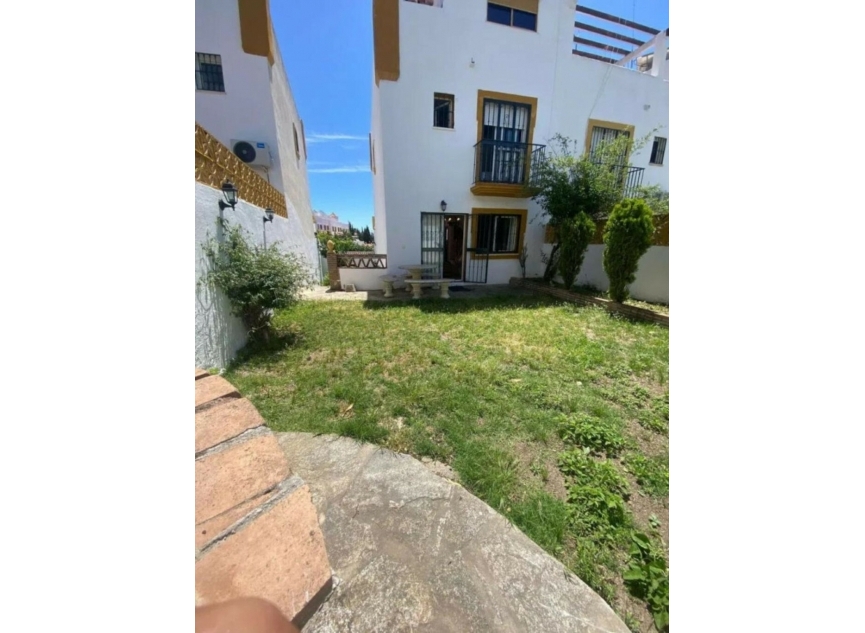 Resale - House -
Marbella