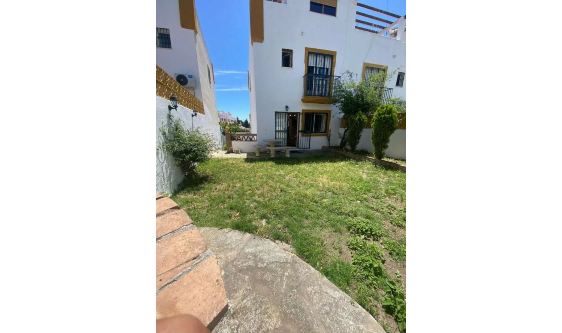 Resale - House -
Marbella