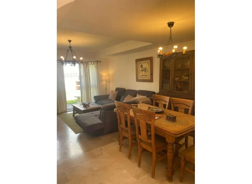 Resale - House -
Marbella