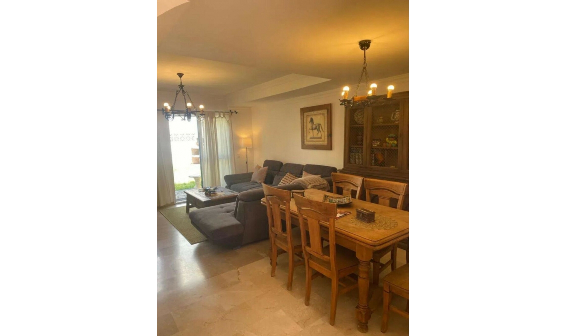 Resale - House -
Marbella