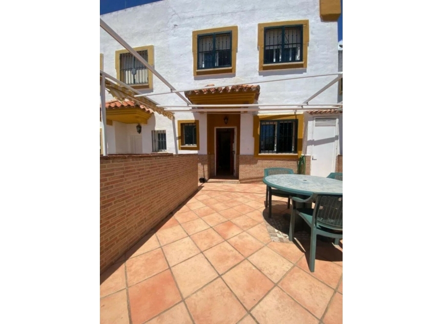 Resale - House -
Marbella