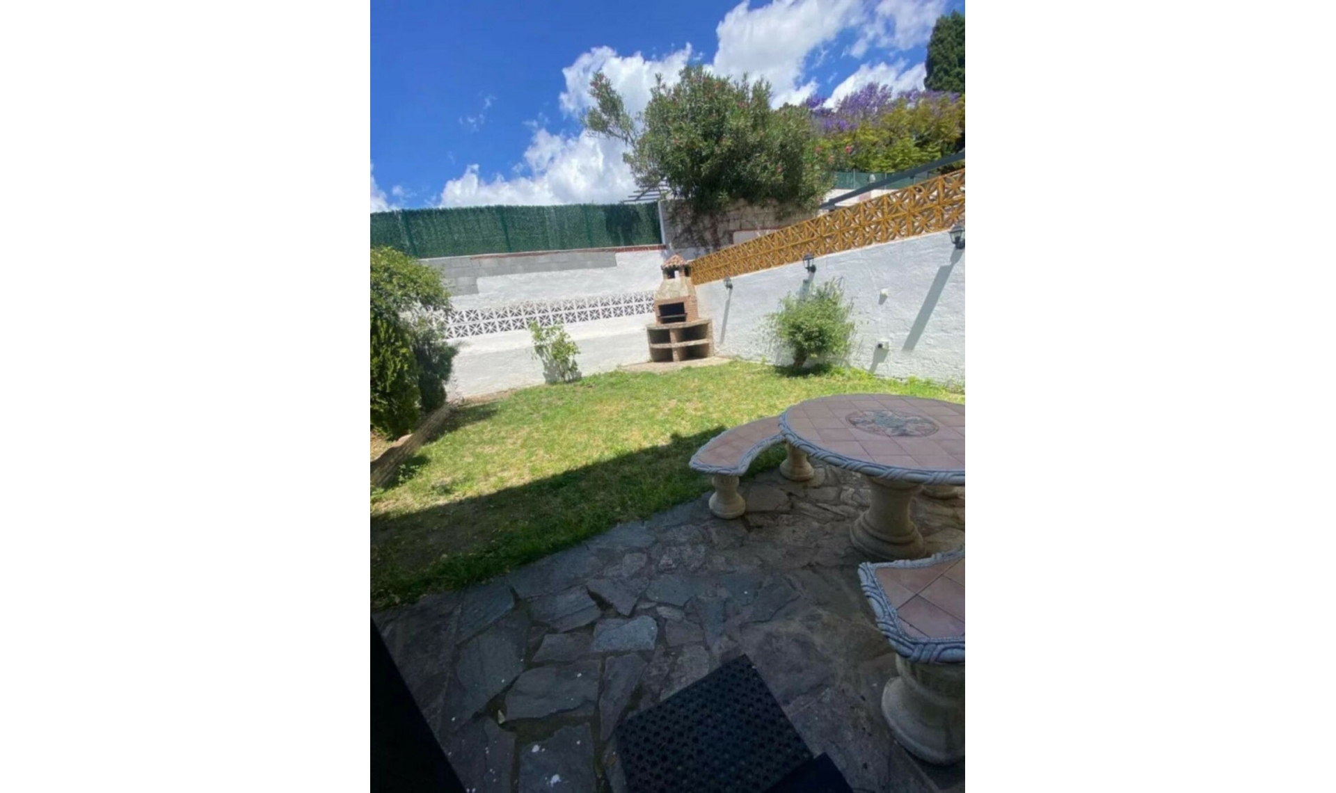 Resale - House -
Marbella