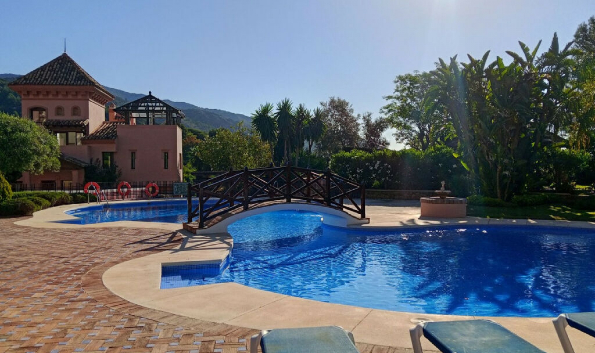 Resale - House -
Marbella