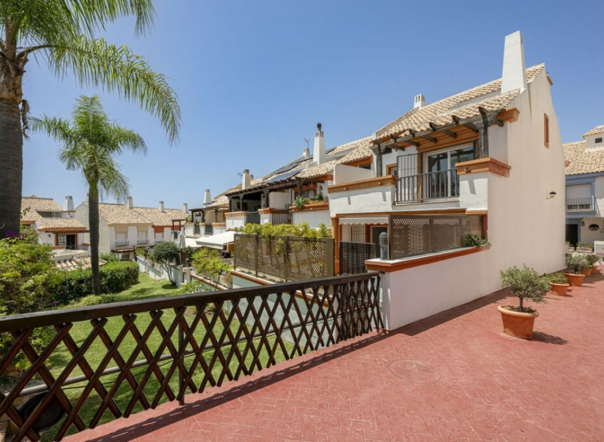 Resale - House -
Marbella