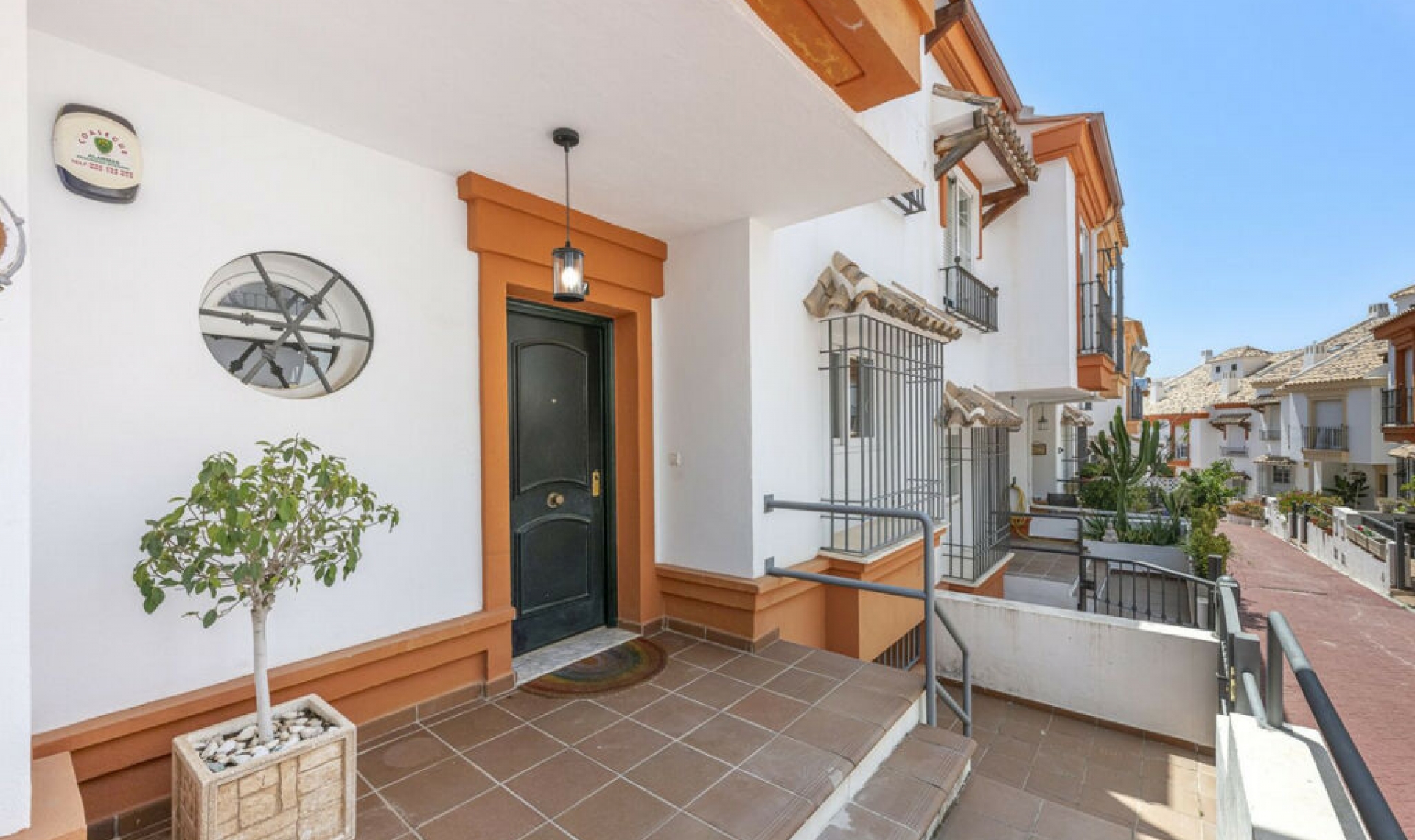 Resale - House -
Marbella