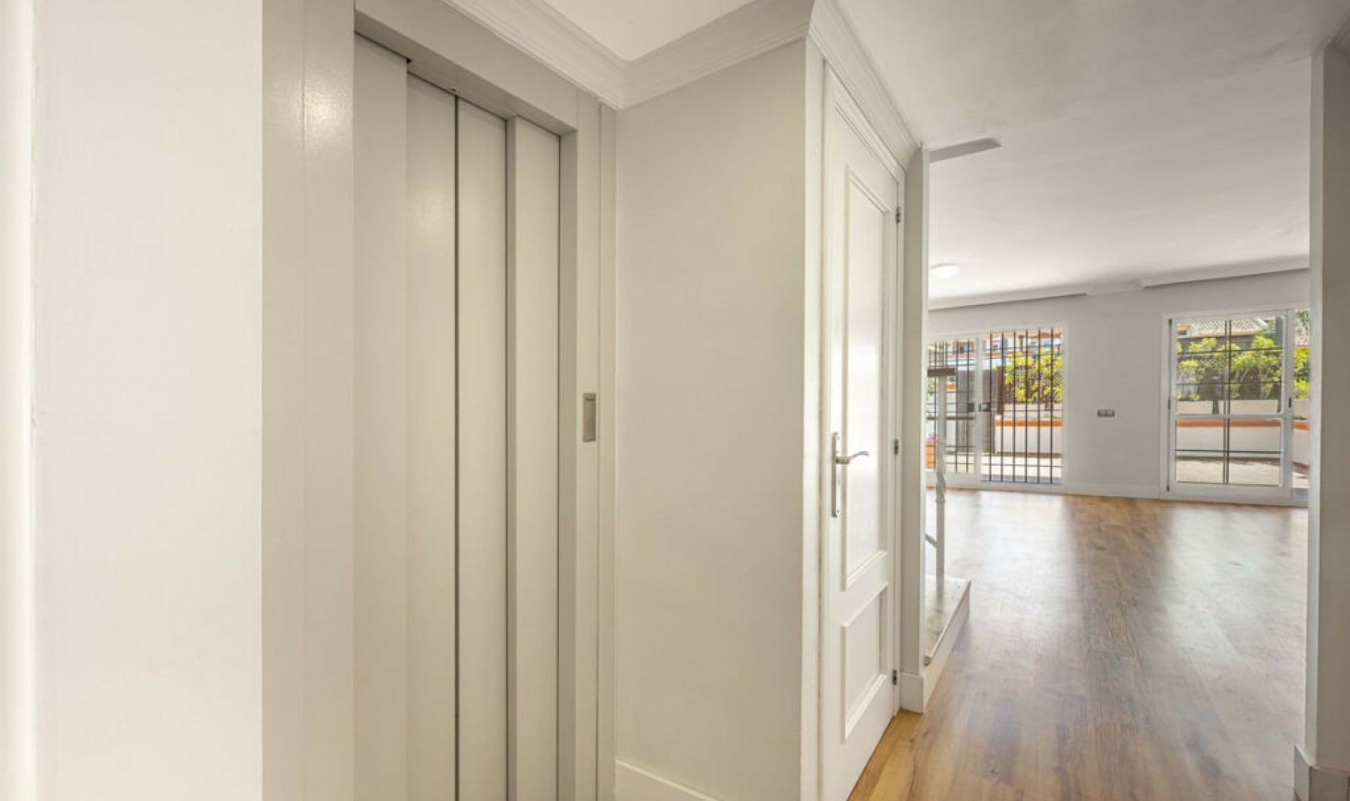 Resale - House -
Marbella