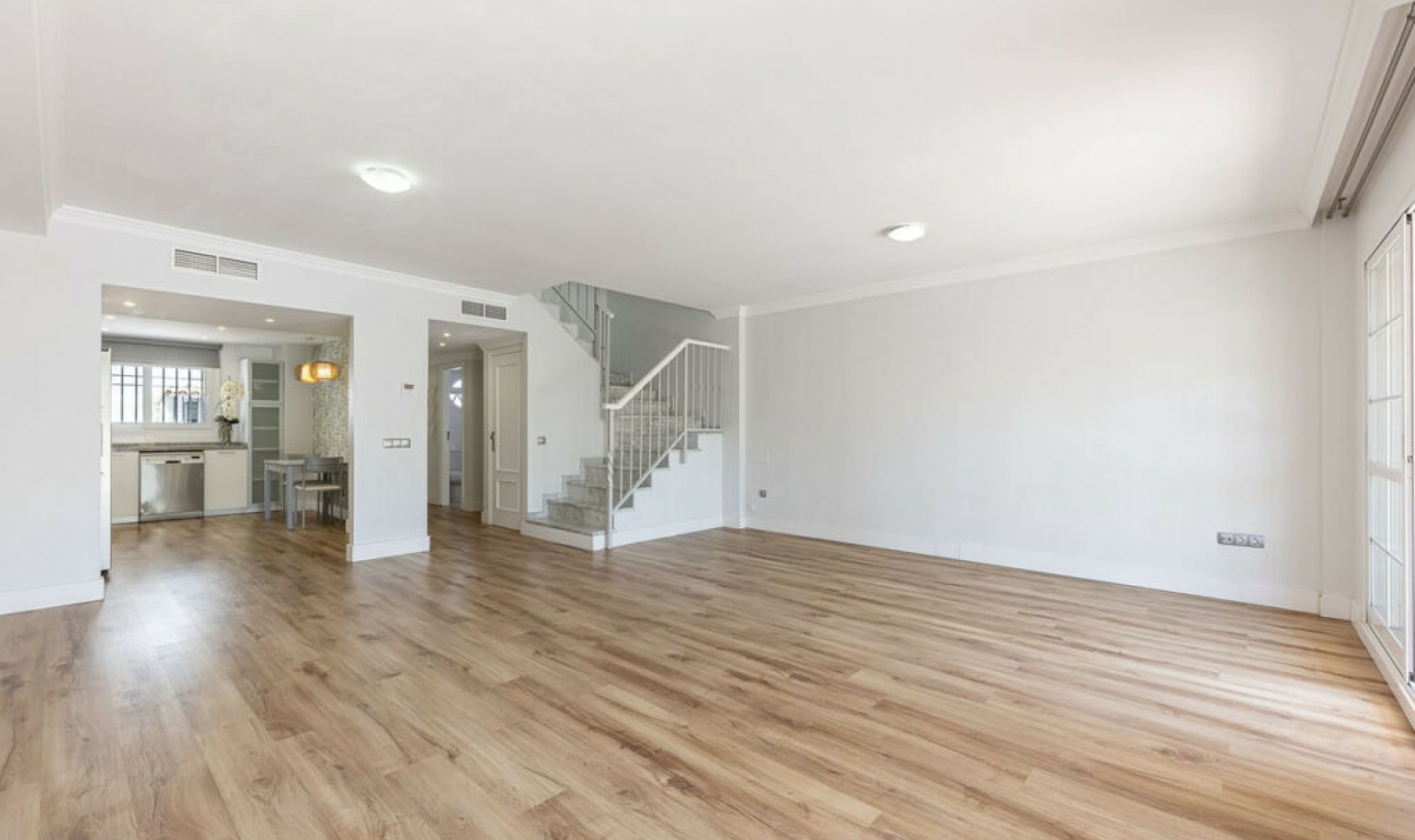 Resale - House -
Marbella