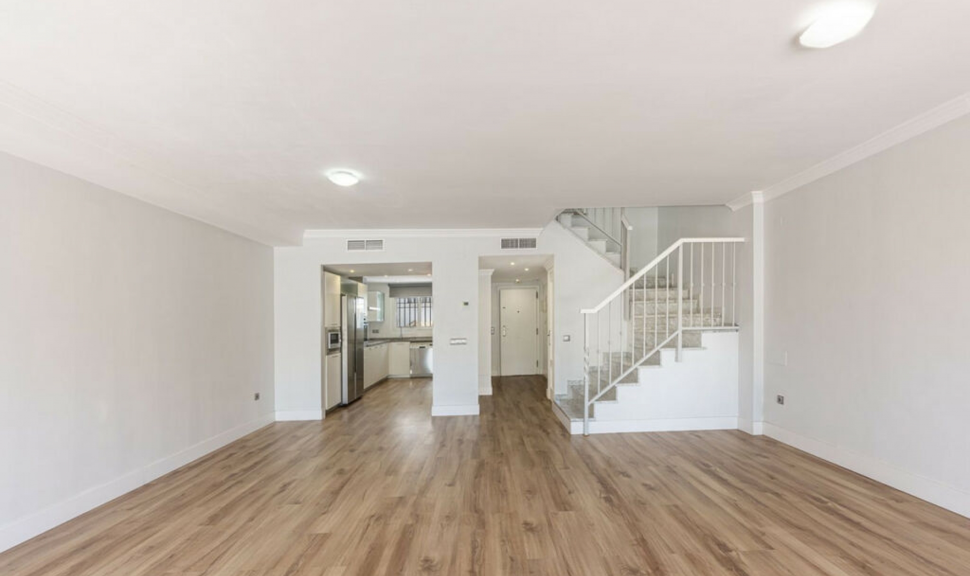 Resale - House -
Marbella