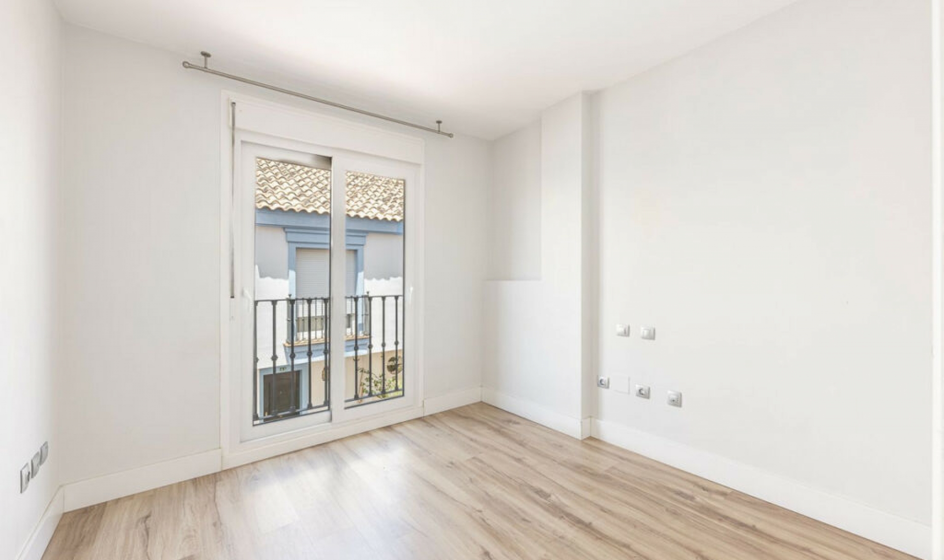 Resale - House -
Marbella