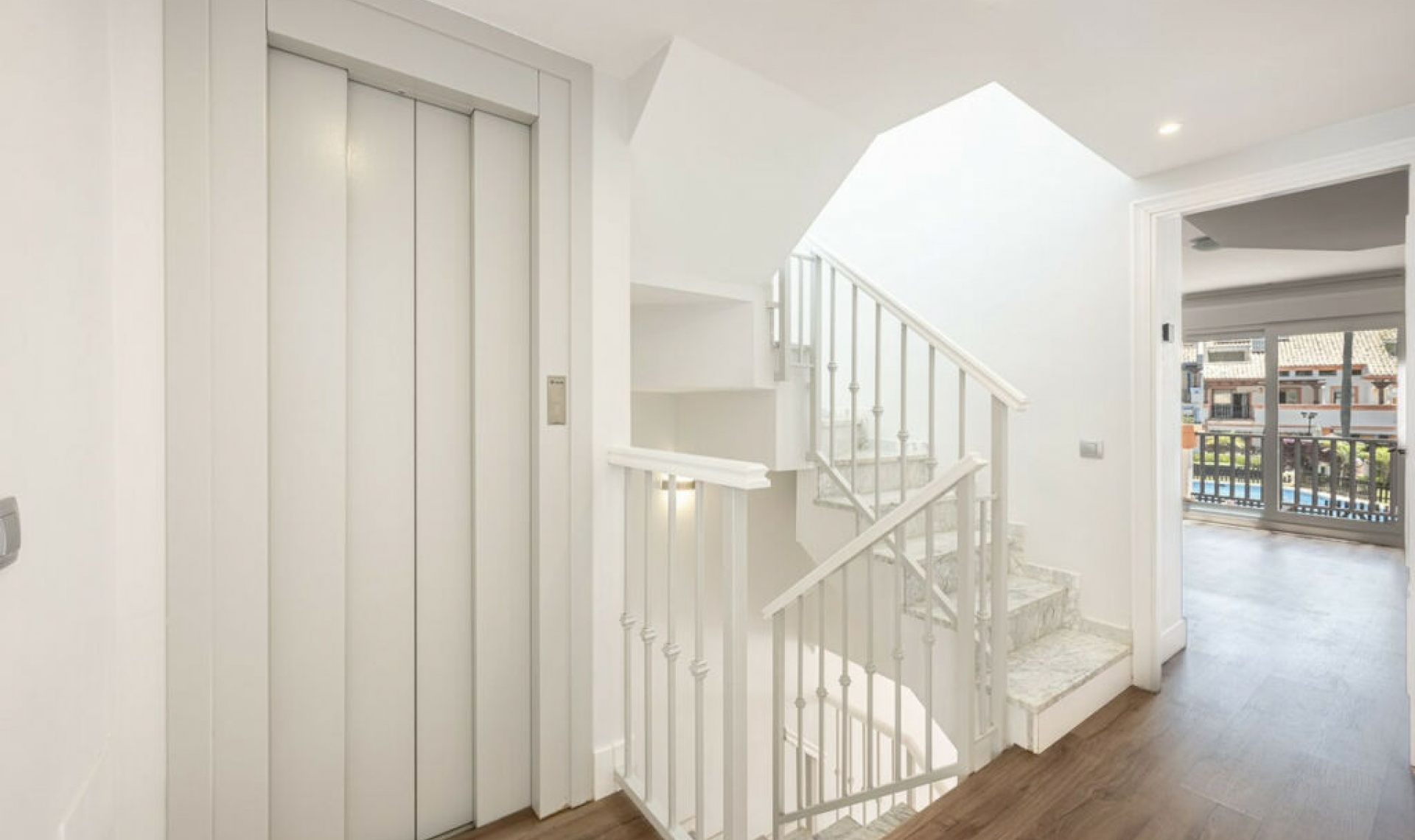 Resale - House -
Marbella