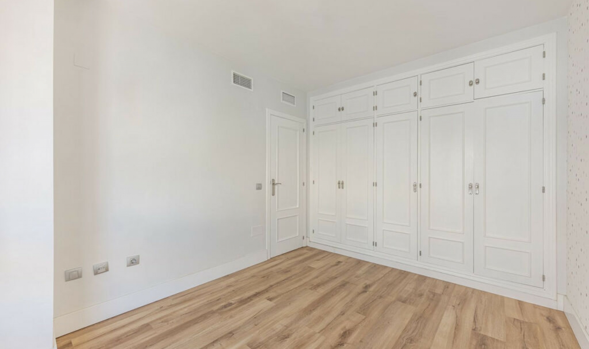 Resale - House -
Marbella