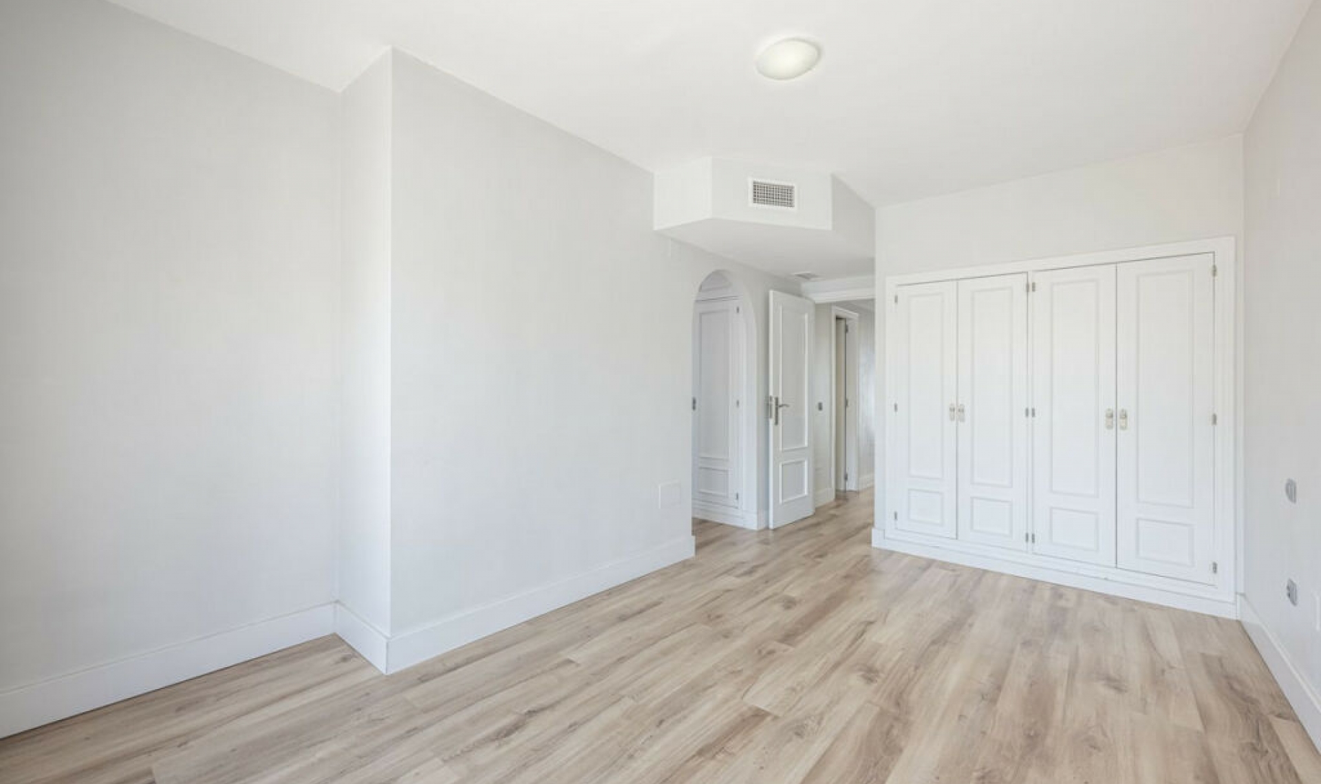 Resale - House -
Marbella