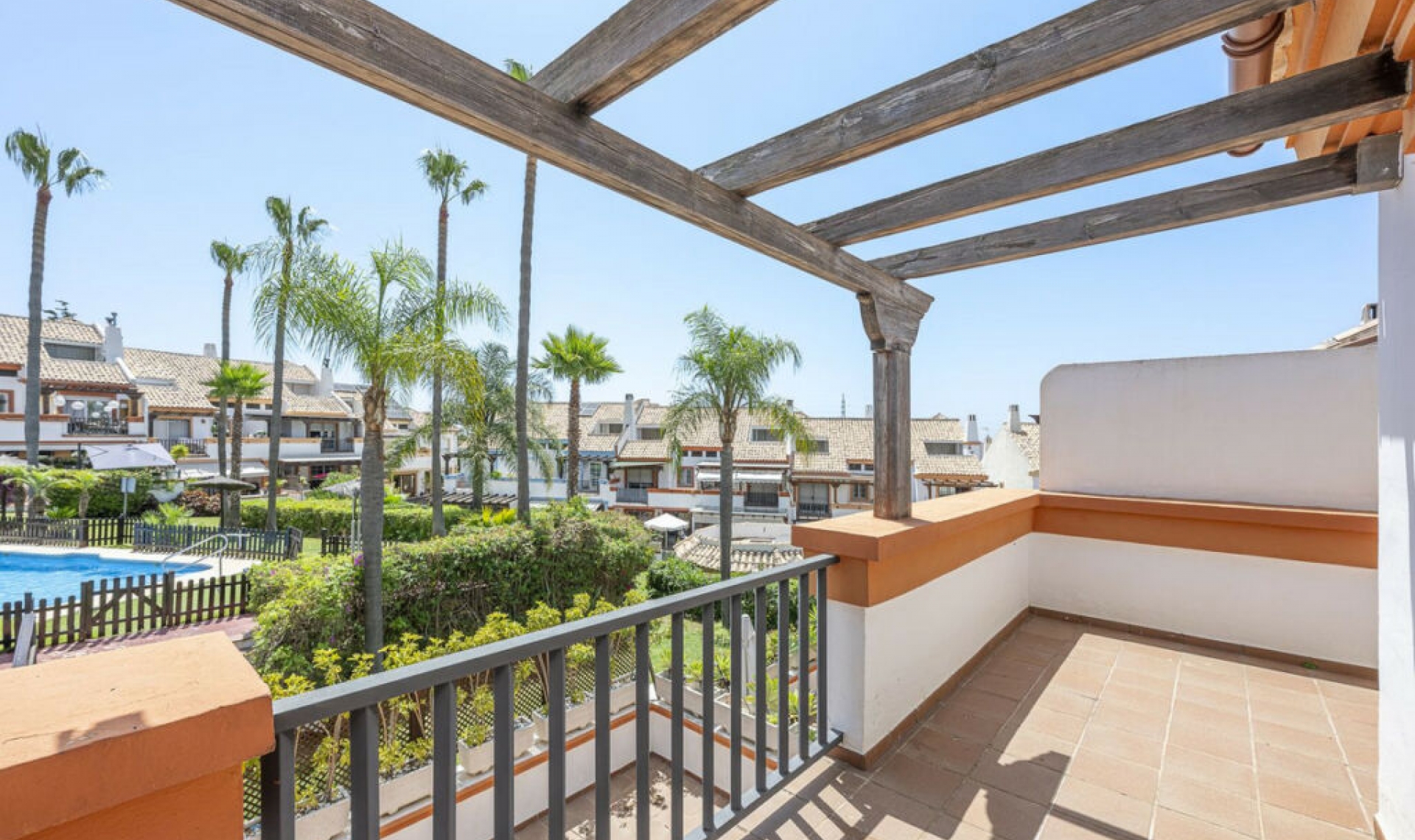 Resale - House -
Marbella