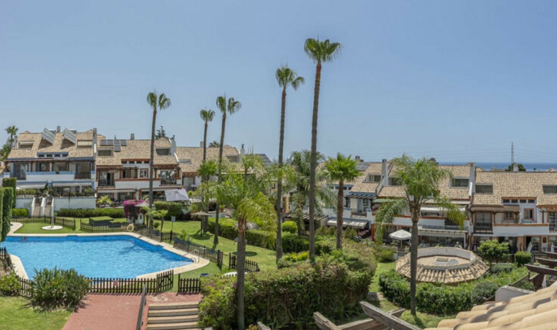 Resale - House -
Marbella
