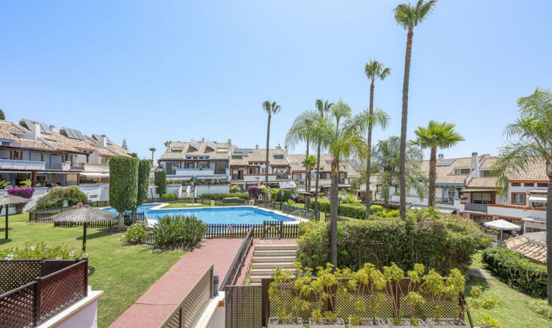 Resale - House -
Marbella