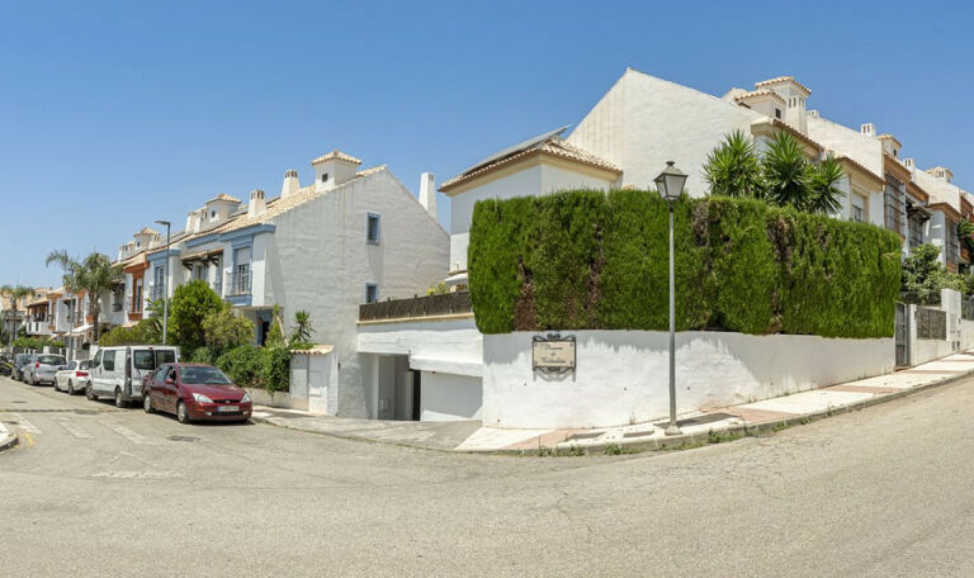 Resale - House -
Marbella