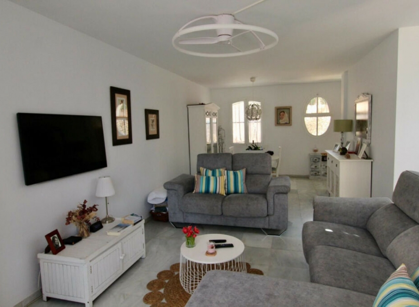 Resale - House -
Marbella