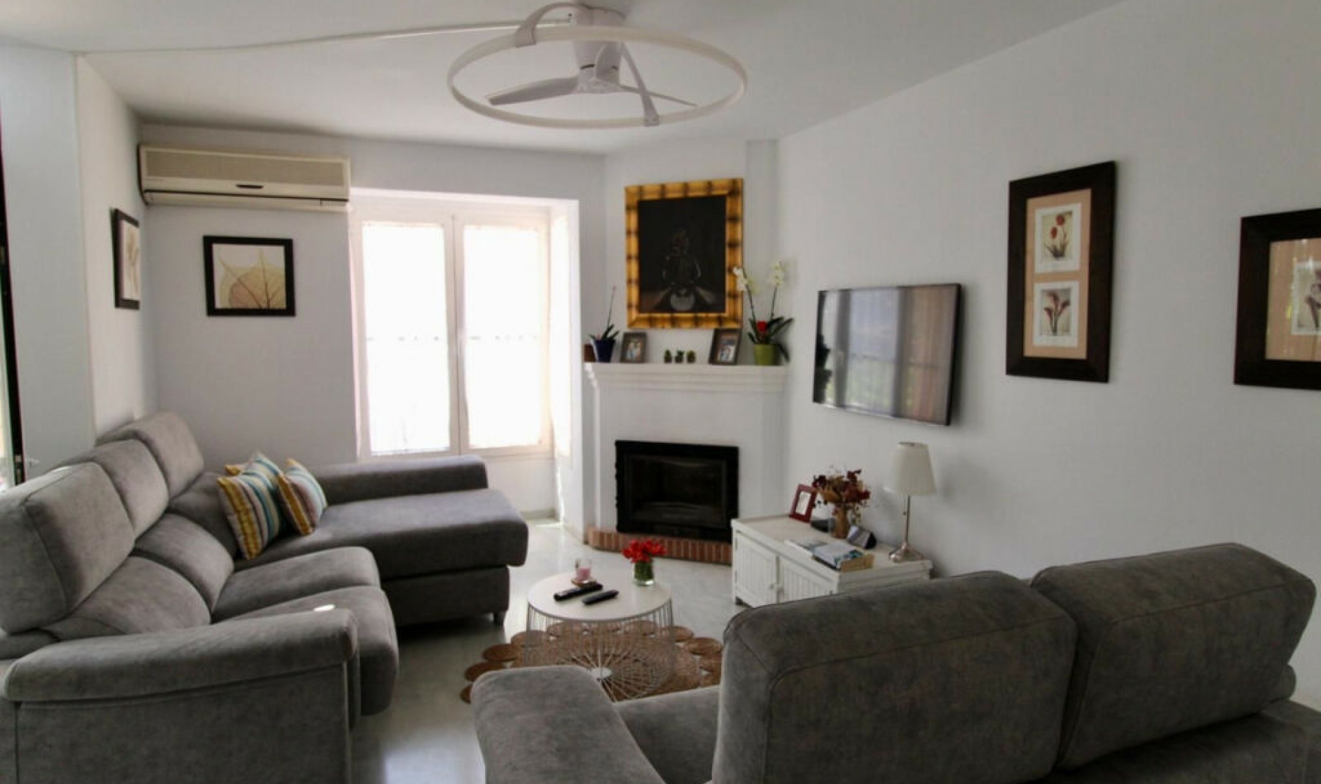 Resale - House -
Marbella