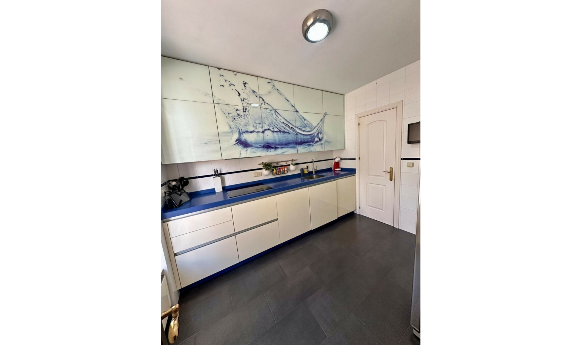 Resale - House -
Marbella