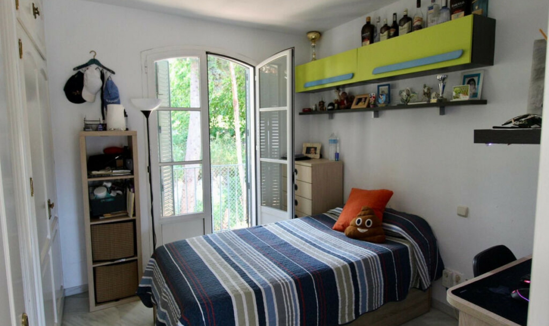 Resale - House -
Marbella