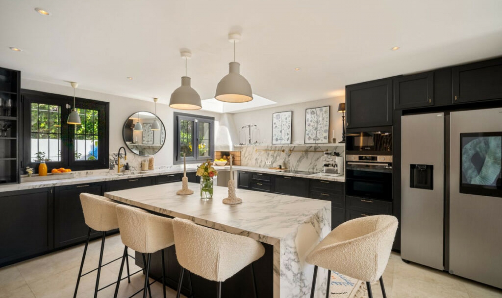 Resale - House -
Marbella