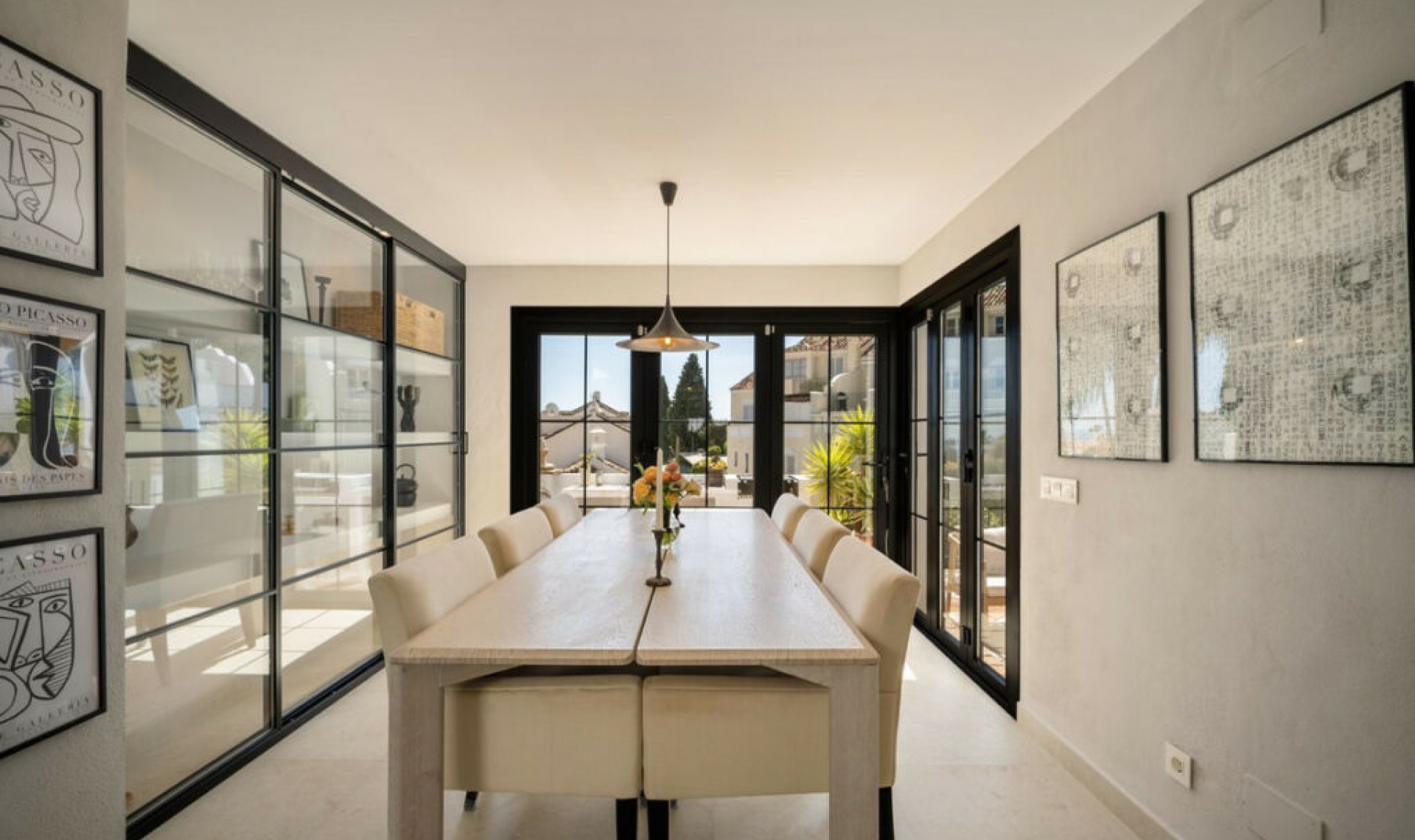 Resale - House -
Marbella