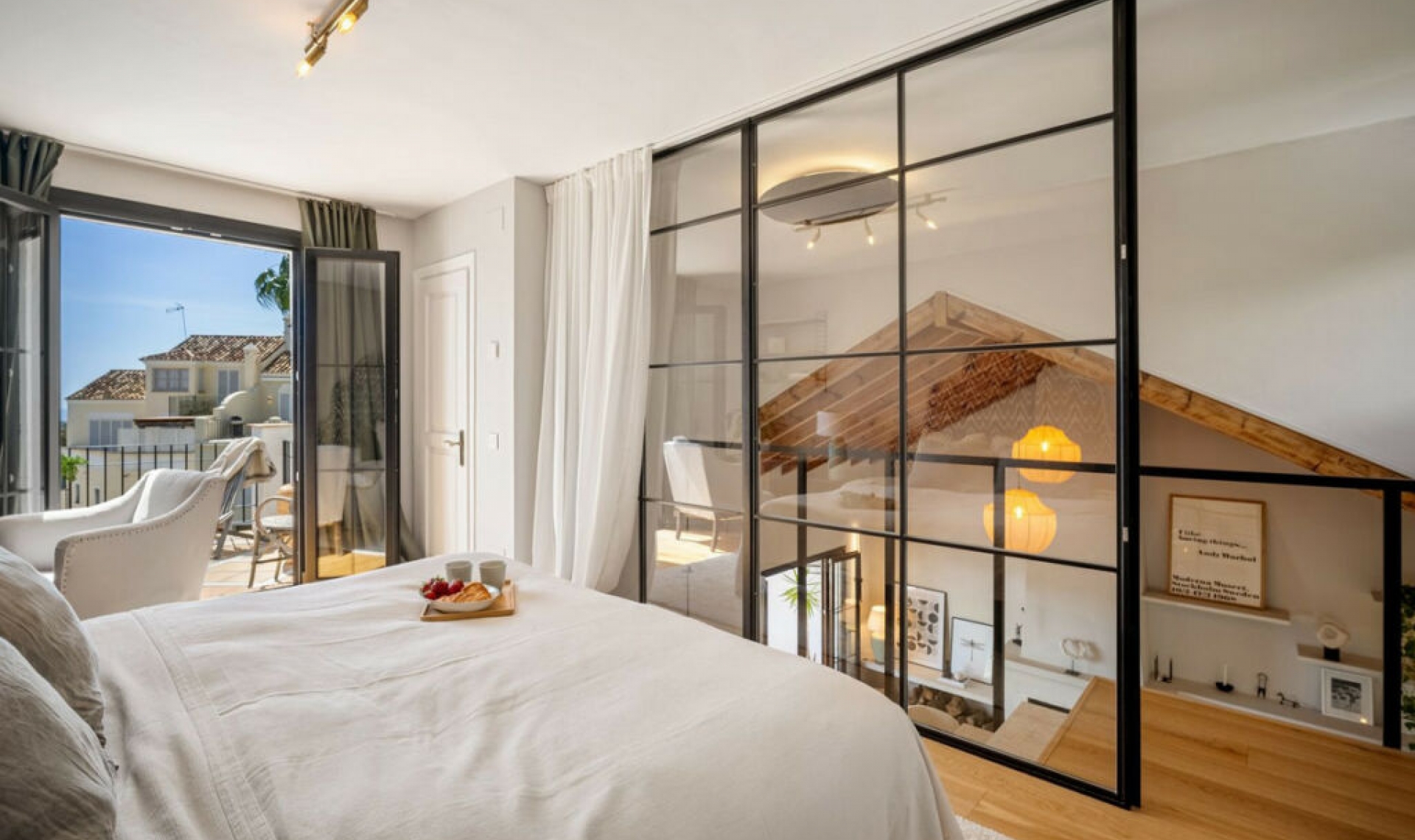 Resale - House -
Marbella