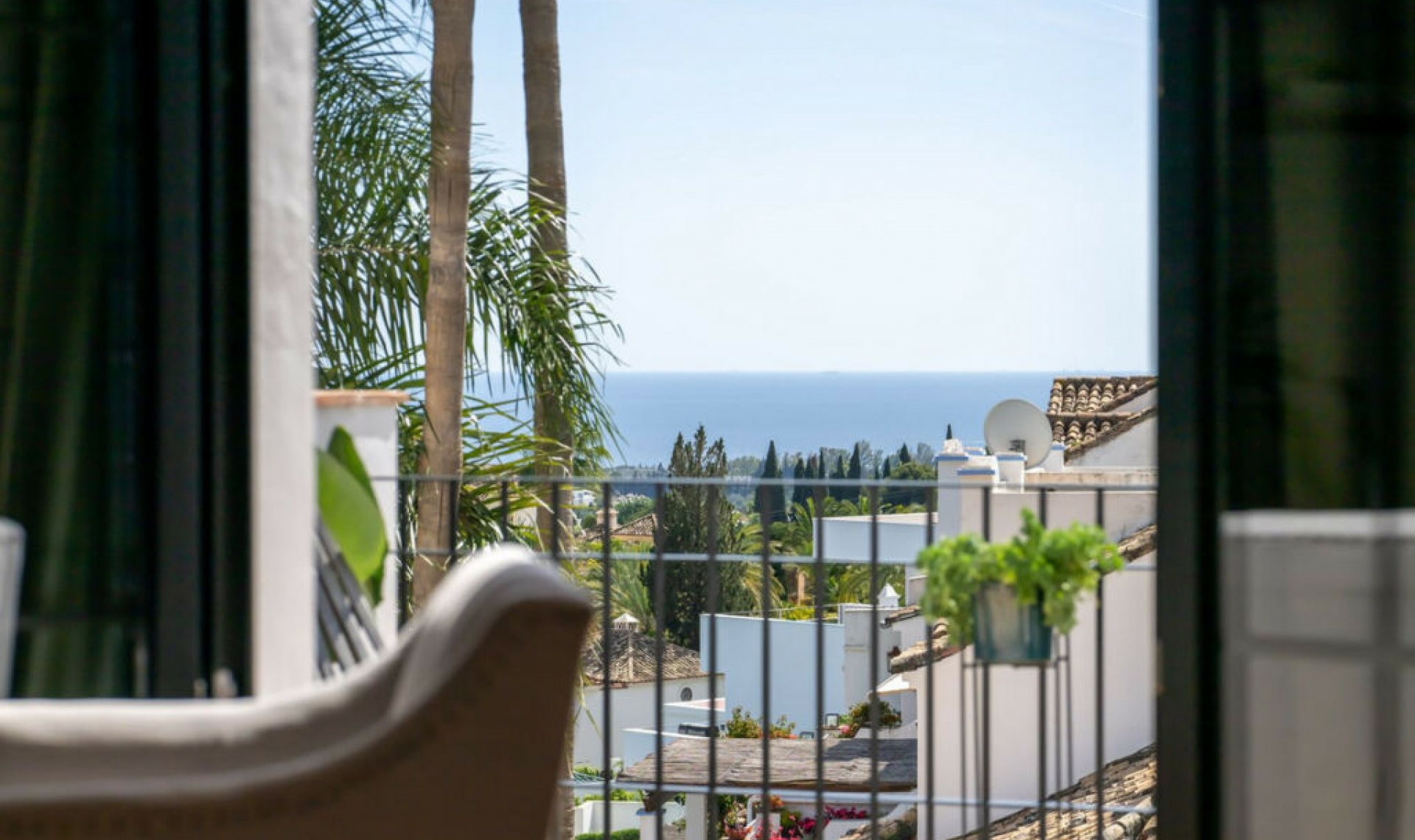 Resale - House -
Marbella