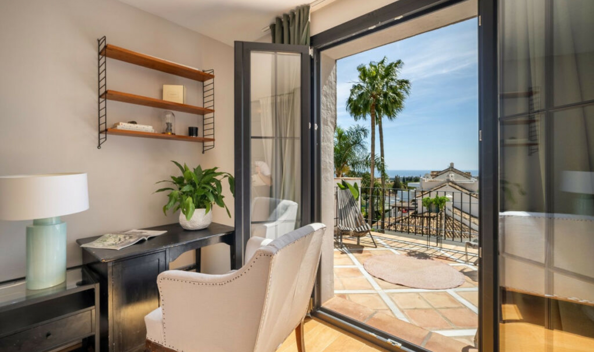 Resale - House -
Marbella