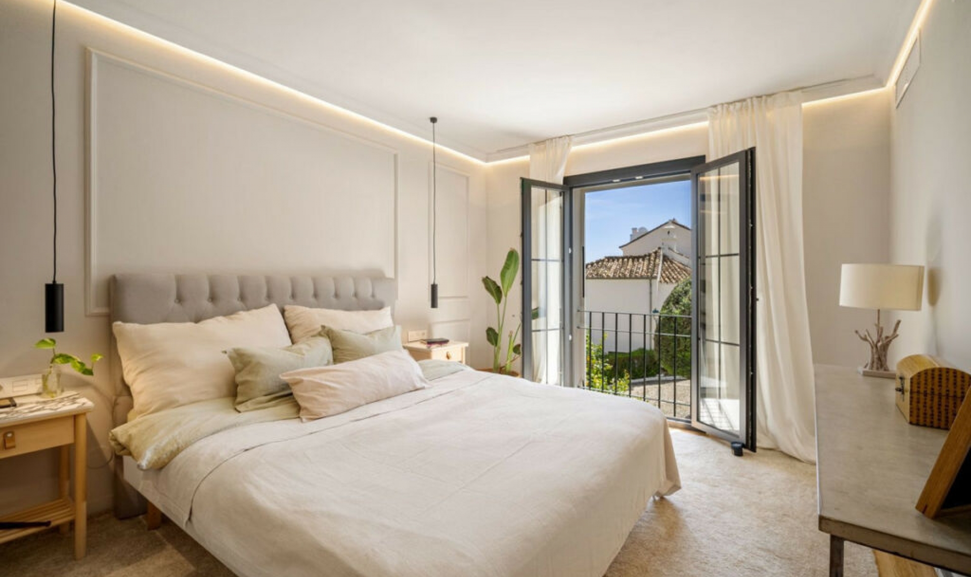 Resale - House -
Marbella
