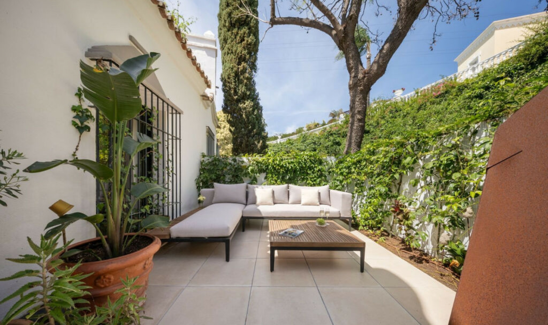 Resale - House -
Marbella