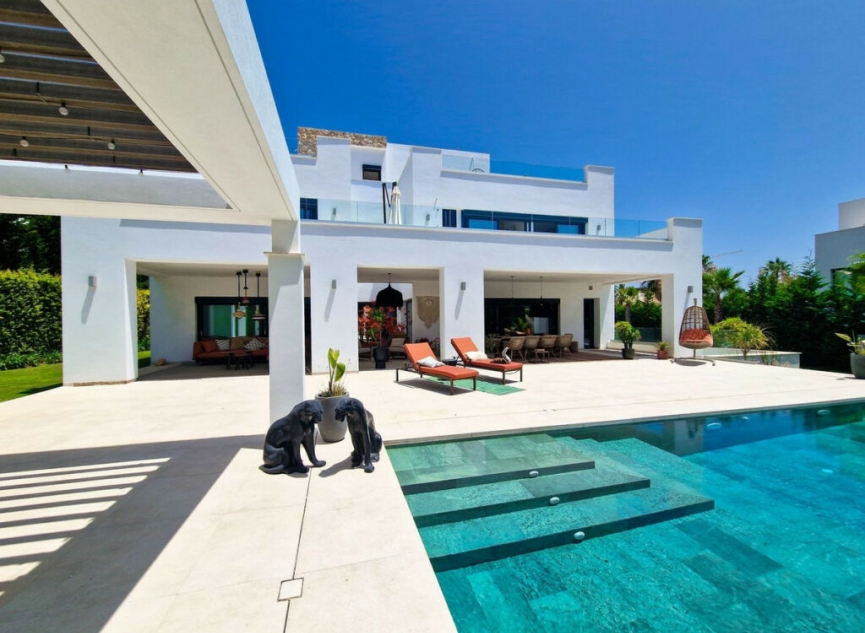 Resale - House -
Marbella