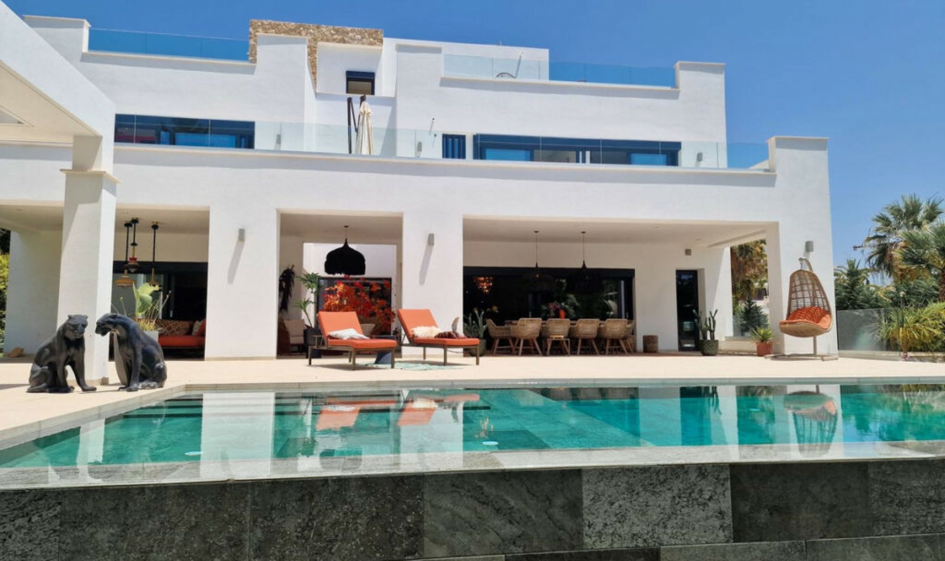 Resale - House -
Marbella