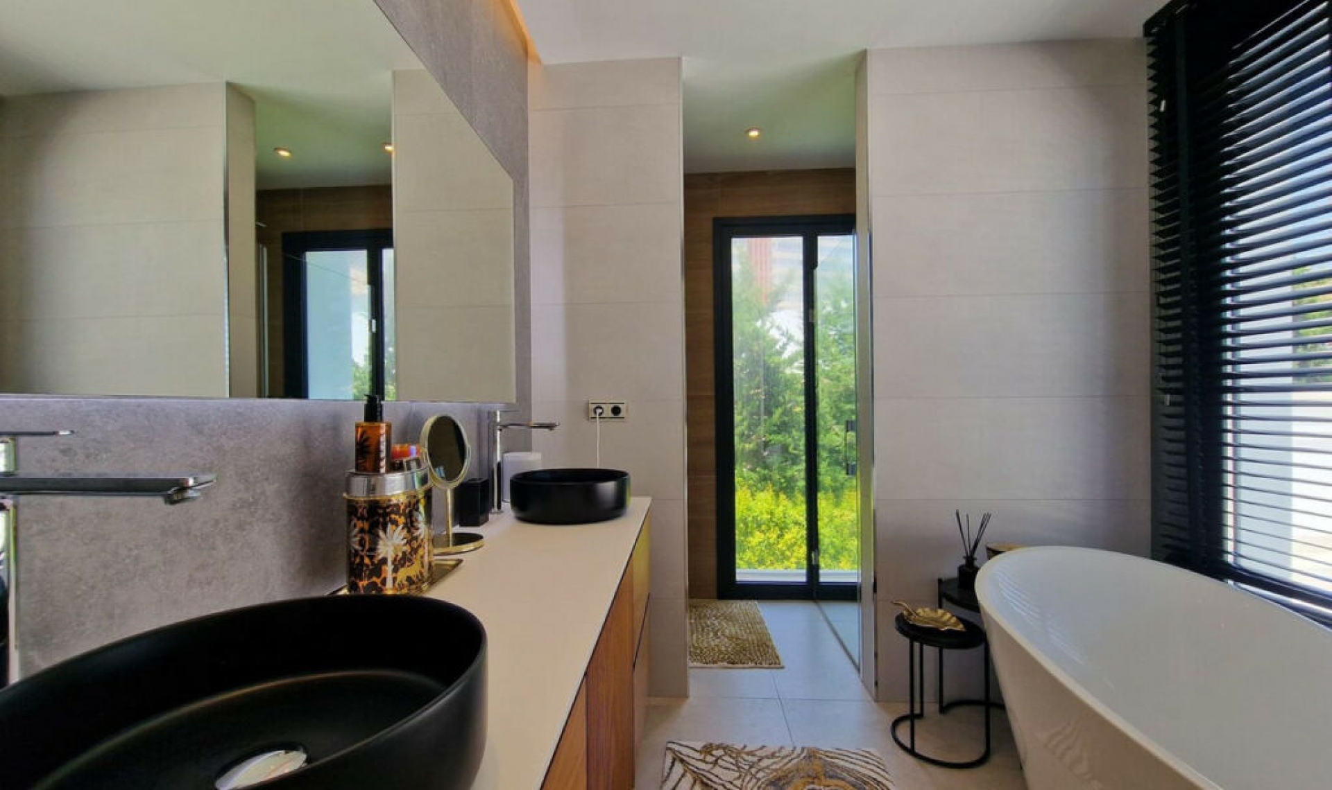 Resale - House -
Marbella