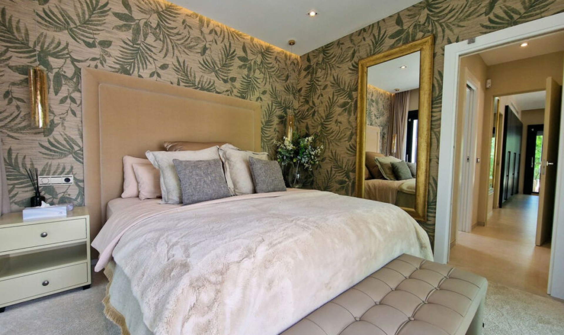 Resale - House -
Marbella