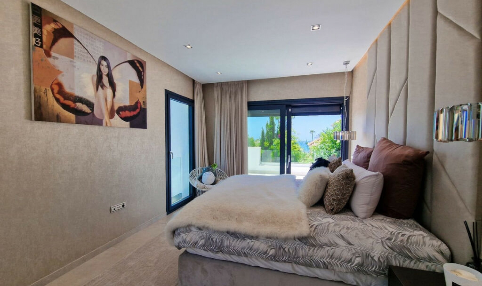 Resale - House -
Marbella