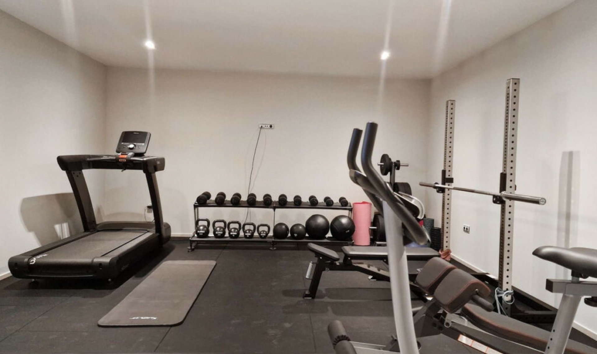 Resale - House -
Marbella