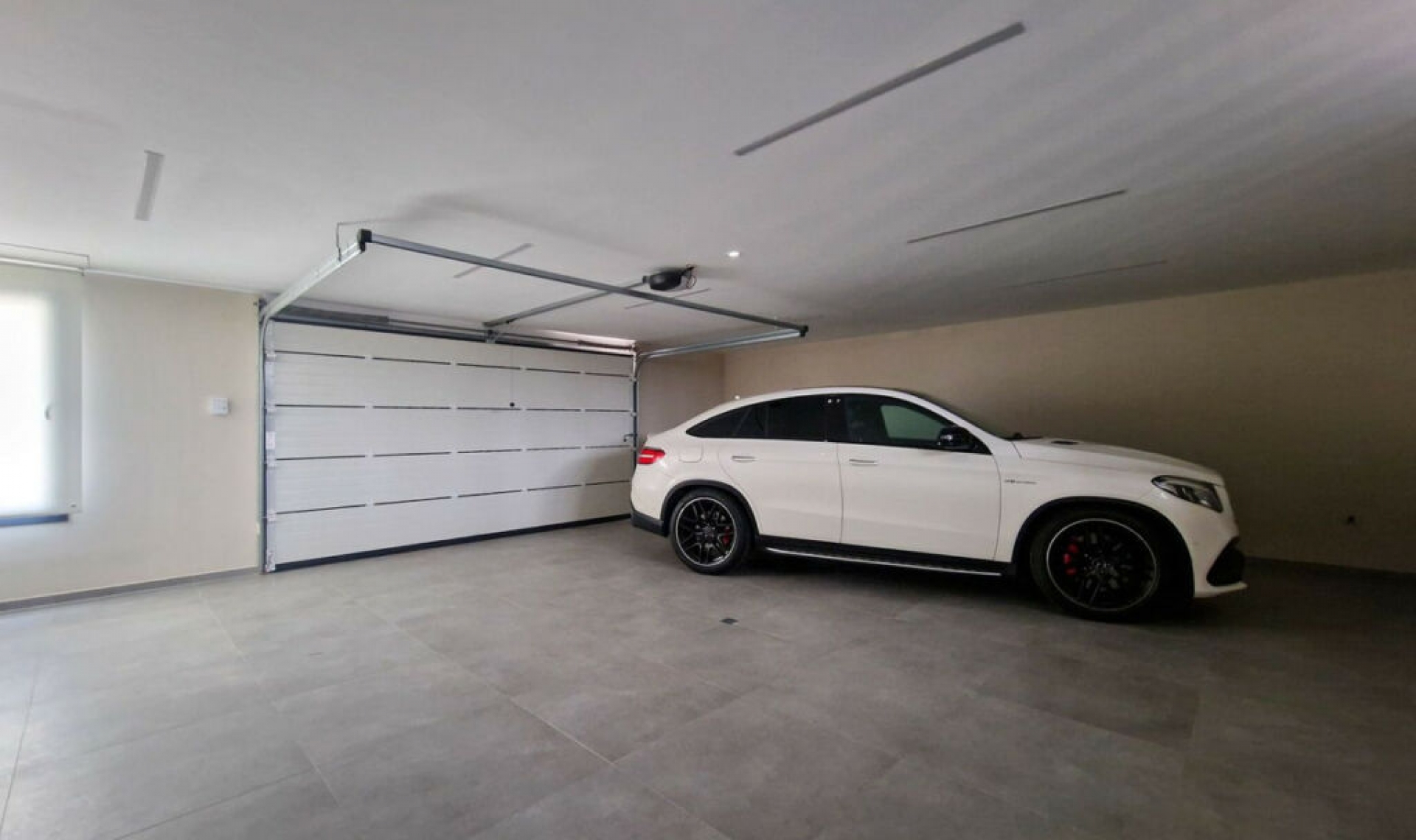 Resale - House -
Marbella