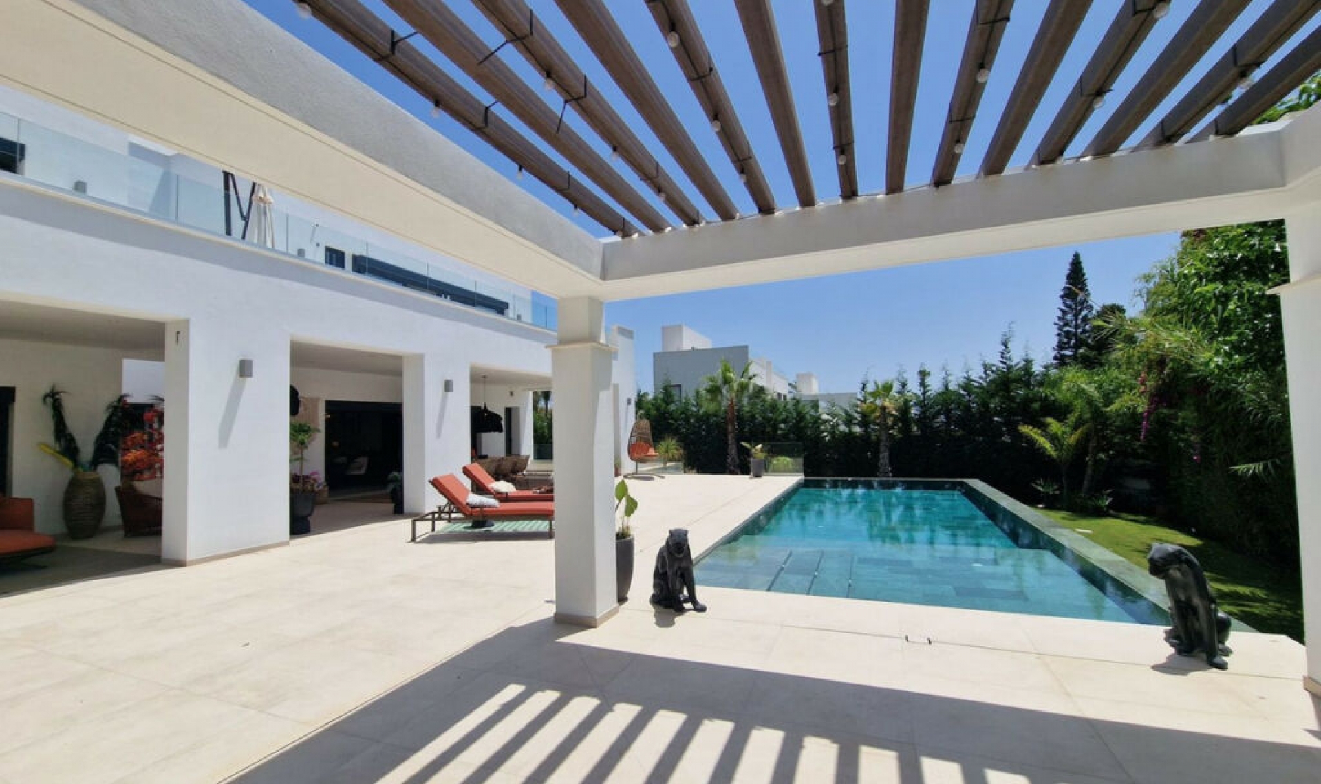 Resale - House -
Marbella