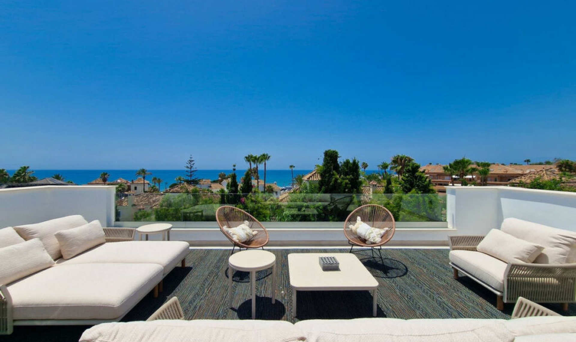 Resale - House -
Marbella