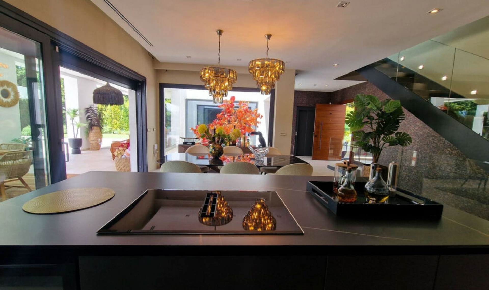 Resale - House -
Marbella