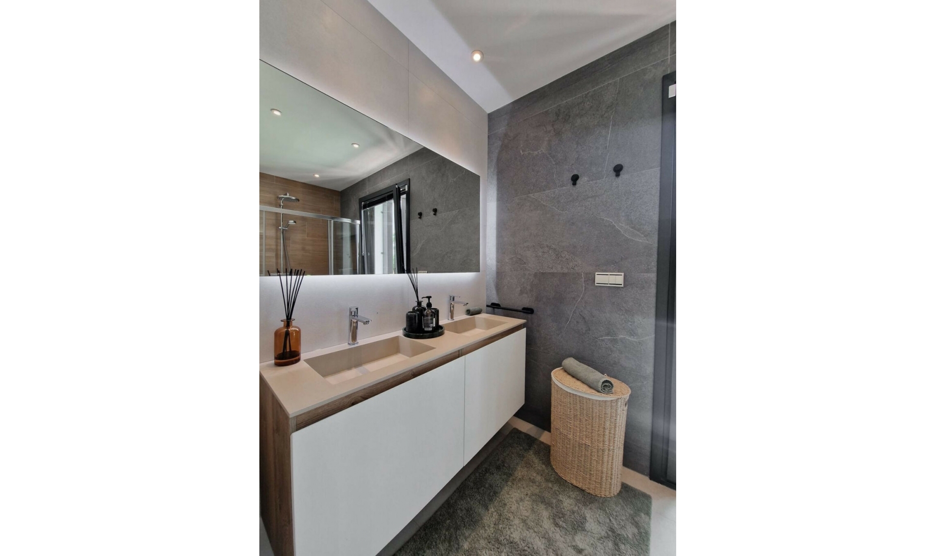 Resale - House -
Marbella