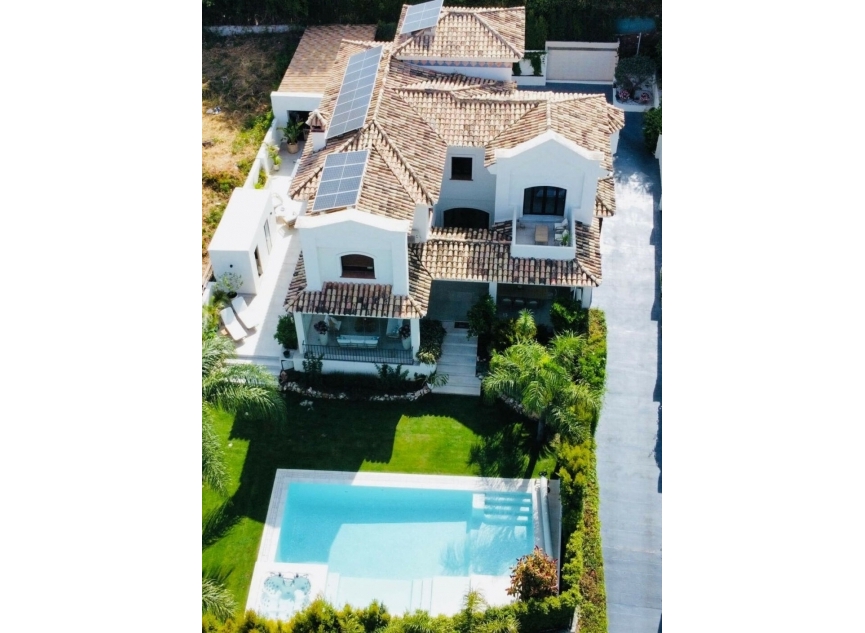 Resale - House -
Marbella