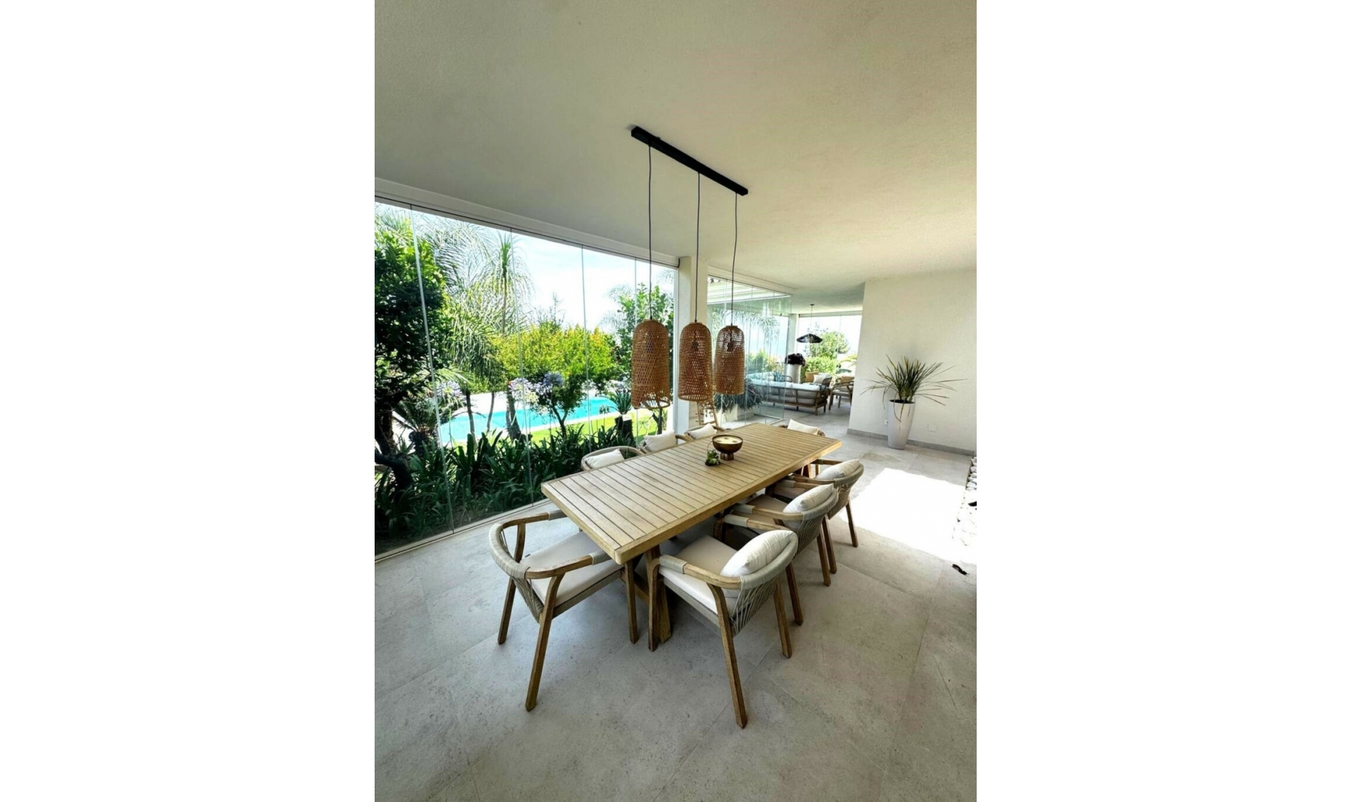 Resale - House -
Marbella