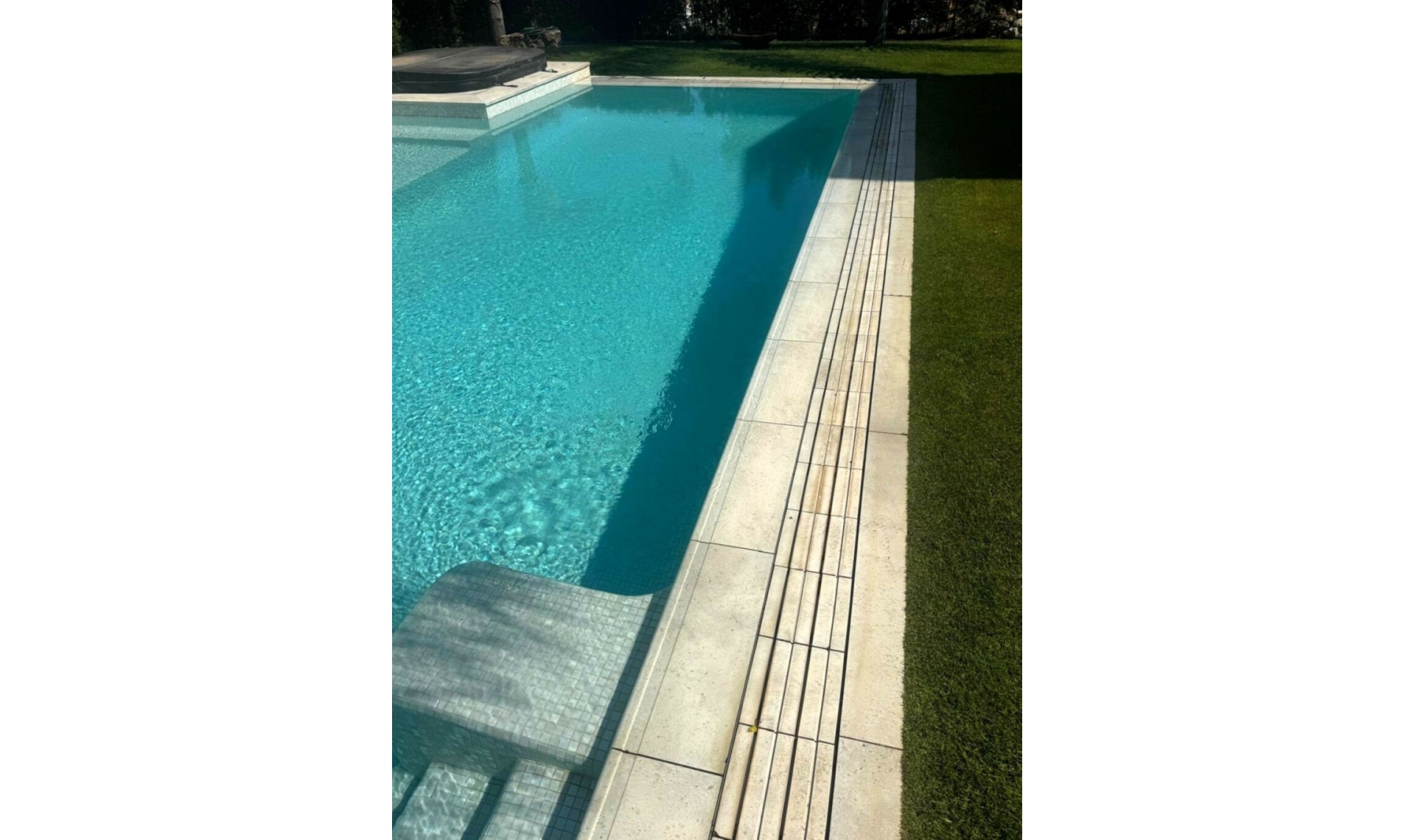 Resale - House -
Marbella