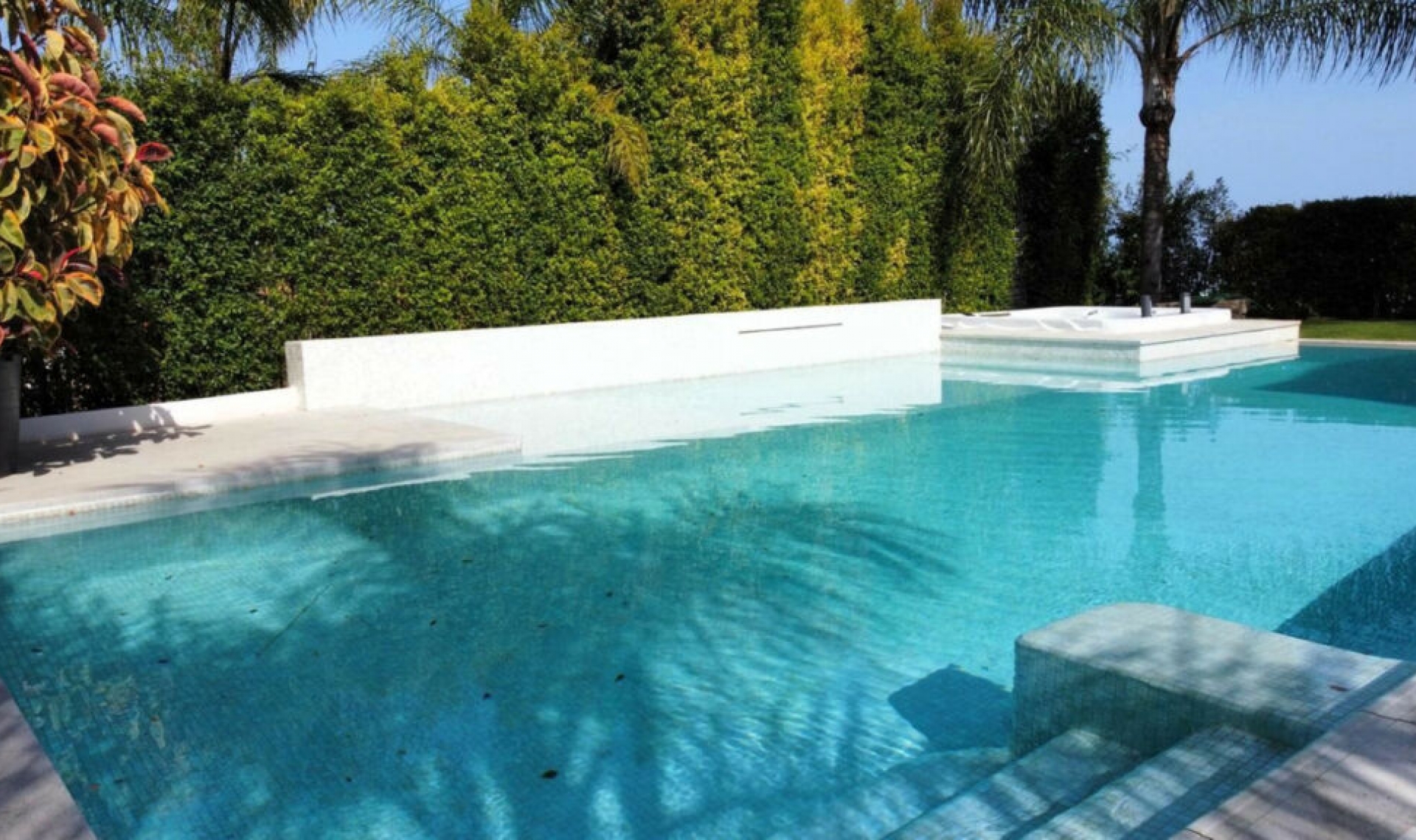 Resale - House -
Marbella