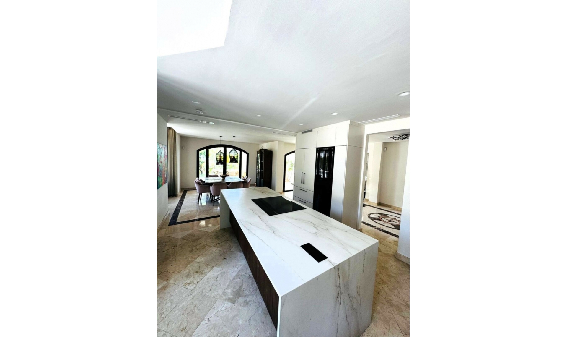 Resale - House -
Marbella